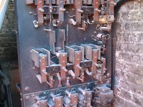 ../2000/10/14-dumbo-NY-d-elevator.jpg