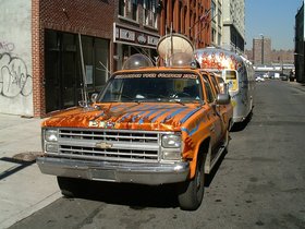 ../2000/10/14-dumbo-NY-truck.jpg
