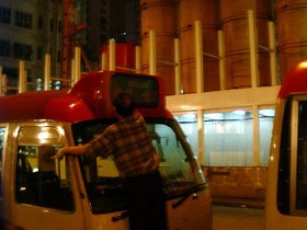 ../2001/04/26-HKG-night-street.jpg