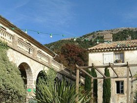 ../2001/11/8-nice-FRA-retreat.jpg