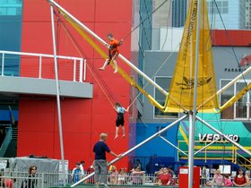 ../2002/10/07-sydney-AUS-jump.jpg