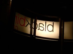 ../2002/10/10-sydney-AUS-dinner-black-bird.jpg