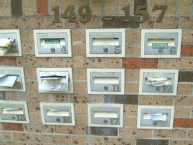 ../2002/10/11-sydney-AUS-mail-box.jpg