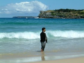 ../2002/10/12-sydney-AUS-bondi-beach-suit.jpg