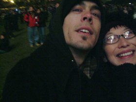 ../2004/01/01-joseph-new_years-fireworks-newyear-nora-joe.jpg
