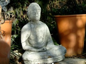 ../2004/02/28-NYC-NY-ny-garden-buddha.jpg