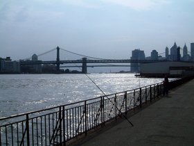 ../2005/08/29-NYC-NY-ny-east_side-park-fishing-pole.jpg