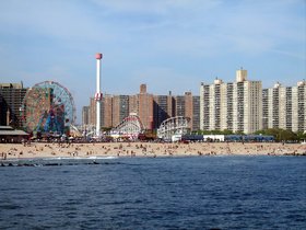 ../2009/05/22-1631-brooklyn-NY-coney_island-ride.jpg