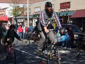 ../2010/10/10-1154-davis_sq-honk-tall.jpg