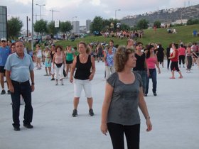 06-2316-haifa-ISR-public-dancing-circle.jpg