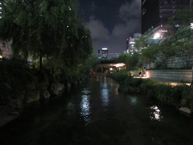 30-2130-KOR-cheonggyecheon-seoul.jpg