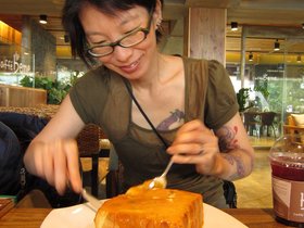 02-1141-nora-KOR-bread-crazy-cheese-gangneung.jpg