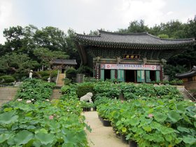 06-1433-KOR-temple-seoul.jpg