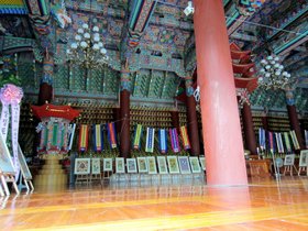 06-1438-KOR-temple-seoul.jpg