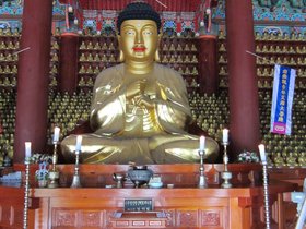 06-1441-KOR-temple-buddha-seoul.jpg