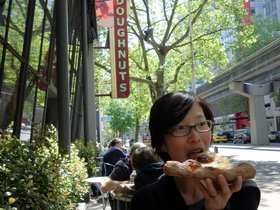 ../2014/05/22-1603-seattle-WA-pizza-nora.jpg