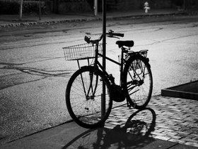 ../2014/12/03-1836-street-night-bike.jpg
