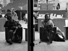 ../2014/12/03-1849-library-street-night.jpg