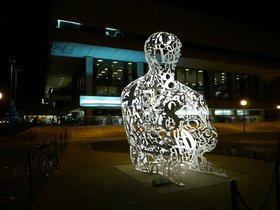 ../2014/12/13-2124-MIT-night.jpg