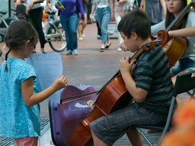 ../2015/07/26-1348-kid-musician-street.jpg