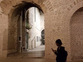 13-2230-HRV-diocletian_palace-nora.jpg