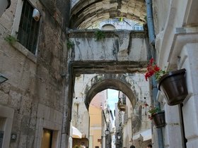 14-1129-HRV-diocletian_palace-split.jpg