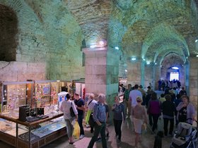 14-1133-HRV-diocletian_palace-split.jpg