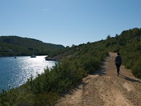 16-1608-vis-HRV-island-ruins.jpg