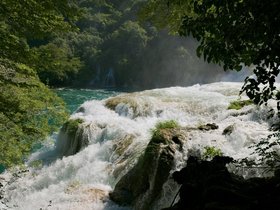 ../2016/05/18-0853-skradin_krka-waterfall-HRV.jpg