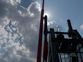 ../2018/05/26-1608-sky-prague-CZE-sculpture.jpg