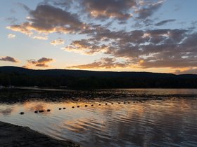 ../2020/08/18-1935-berkshires-MA-stockbridge_bowl-sunset-lake.jpg