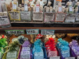 ../2025/04/17-1337-street-new_orleans-LA-store.jpg